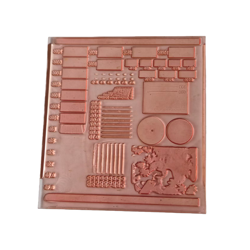 How do environmental factors like temperature and humidity influence the performance of liquid photopolymer plates?
